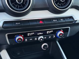 Audi Q2 DESIGN 35 TFSI S TRONIC con LEVAS, CONTROL DE VELOCIDAD...