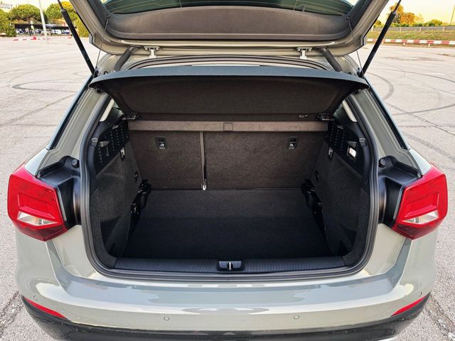 Audi Q2 DESIGN 35 TFSI S TRONIC con LEVAS, CONTROL DE VELOCIDAD...