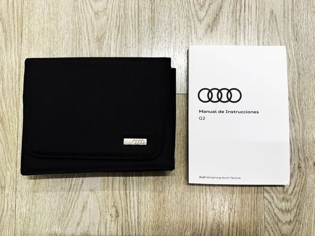Audi Q2 DESIGN 35 TFSI S TRONIC con LEVAS, CONTROL DE VELOCIDAD...