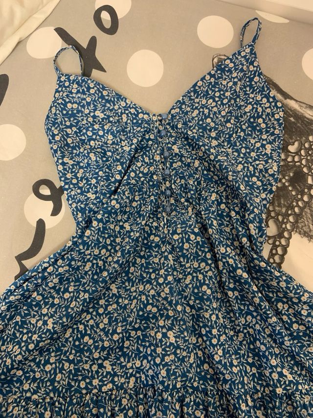 Vestido azul con vuelo