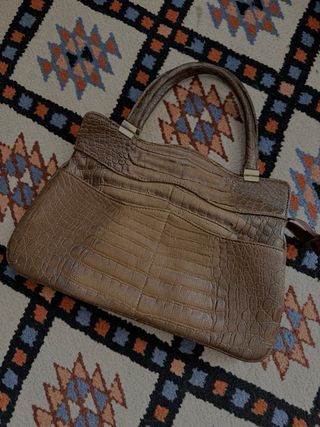 Bolso de mano efecto piel cocodrilo