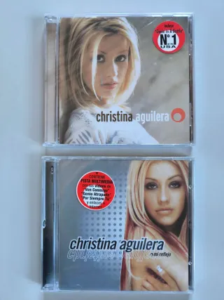 SHAKIRA. JENNIFER LOPEZ. CHENOA. TAMARA. CDs.