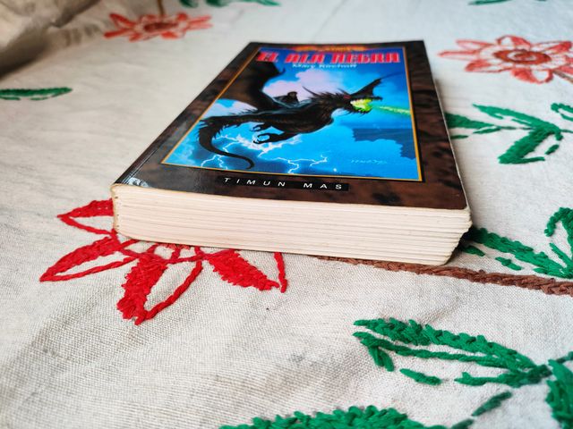 Ala negra. Dragonlance. Timun Mas.