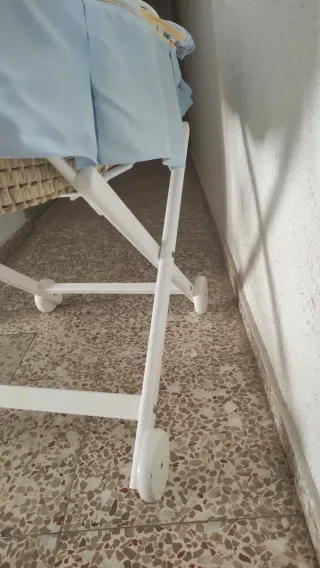 Moisés para bebé azul con animales