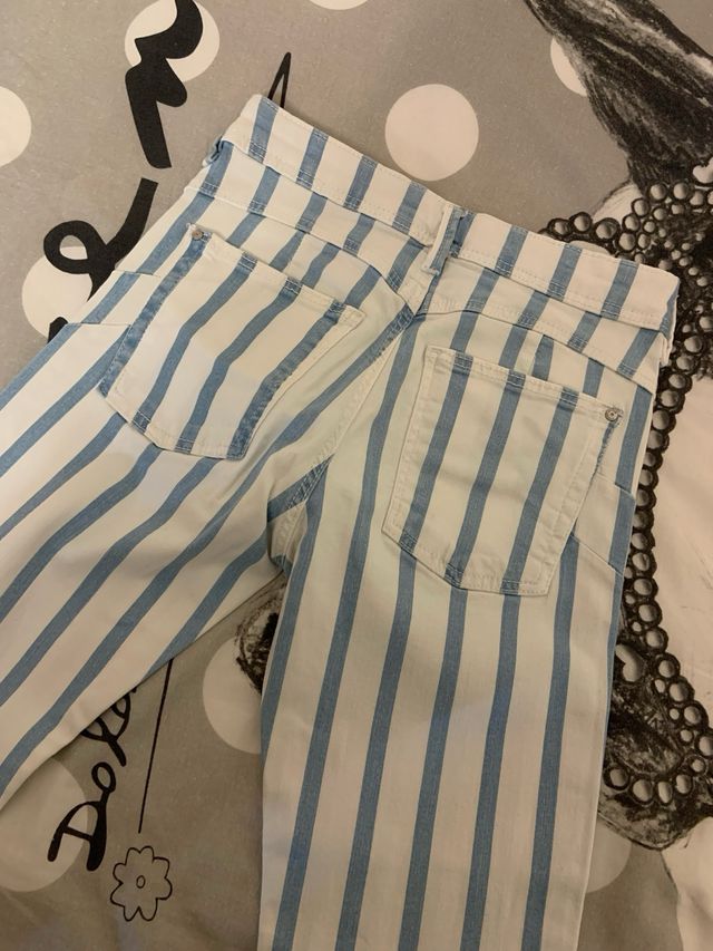 Pantalón rayas azul y blanco