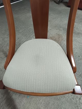 Mesa cristal y 6 sillas madera