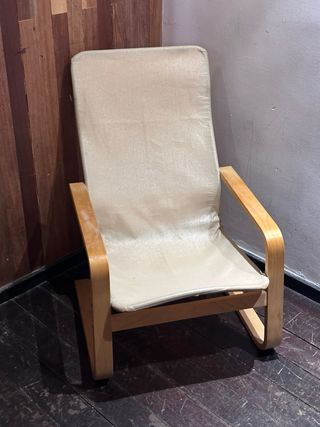 Sillón relax de madera con funda beige