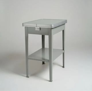 Mesa auxiliar industrial gris metal 1950