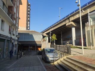 Local comercial en venta en Matiko-Ciudad Jardín en Bilbao