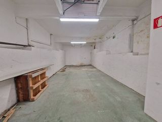 Local comercial en venta en San Pedro de Deusto-La Ribera en Bilbao