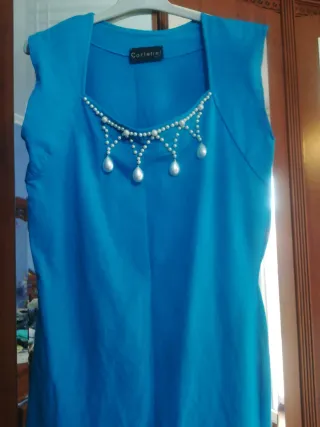 Vestido Cortefiel azul con perlas