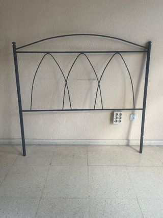 Cabecero de cama de metal negro 135