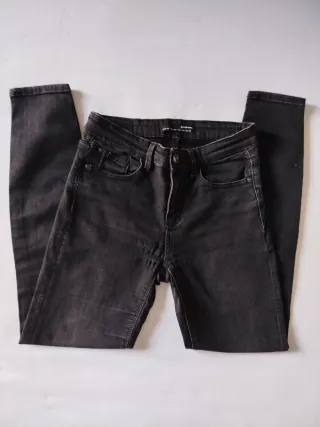 3 Pantalones Vaqueros Pitillo Zara y Stradivarius