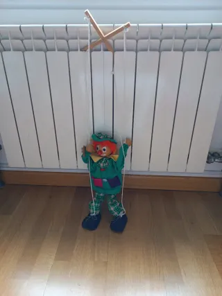 Marioneta de madera payaso