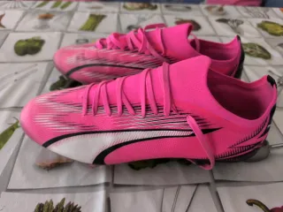 Botas de fútbol rosas número 45