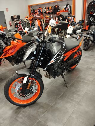KTM duke 890 GP