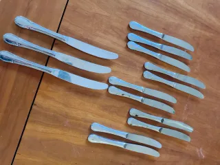 Juego de cubiertos de metal