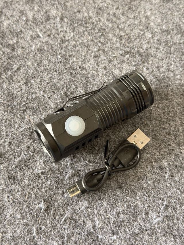 Mini Lanterna LED Preta