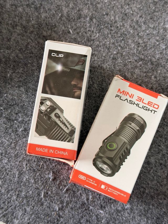 Mini Lanterna LED Preta