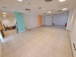 Local comercial en venta en Carcaixent