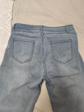 Pantalones vaqueros anchos bordados