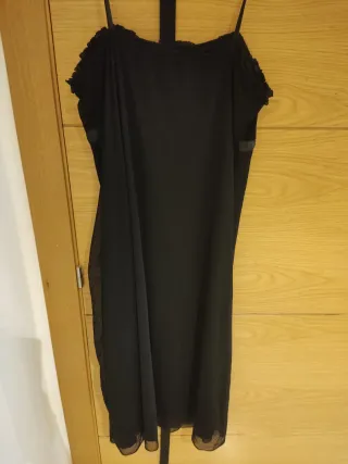 Vestido negro fiesta con flor