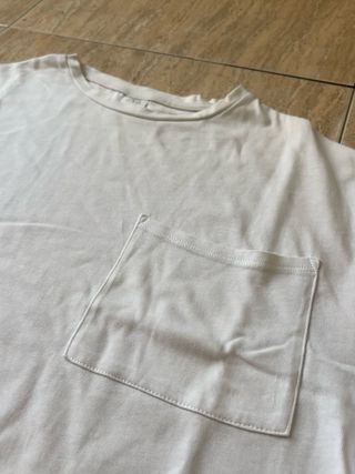 Camiseta blanca tipo cropped - ZARA