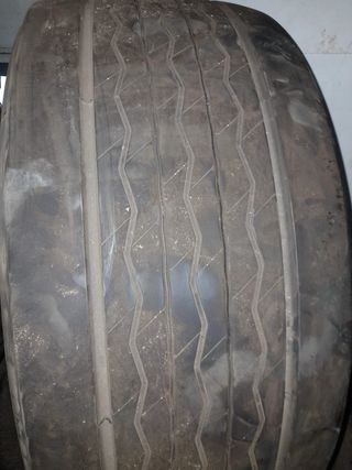 Neumático Camión Bridgestone 385/55 R22.5 HT002