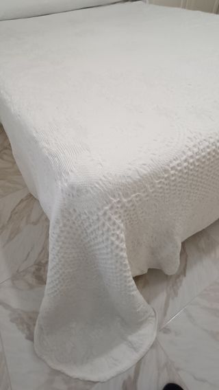 Colcha blanca cama 150