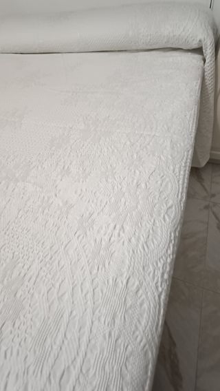 Colcha blanca cama 150