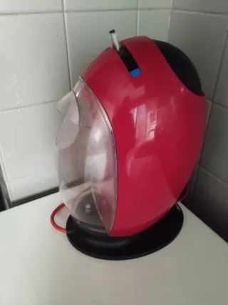 Cafetera Dolce Gusto Roja