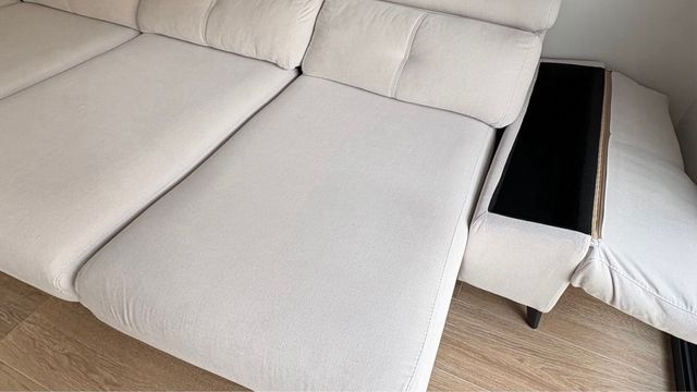 Sofá modular esquinero beige tapizado antimanchas