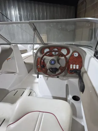 Lancha motor Volvo Penta < 6m