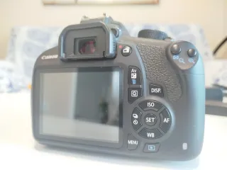 Canon EOS 1200D + objetivo EF 18-55mm