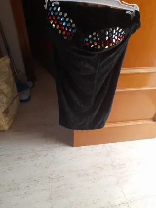 Vestido de fiesta negro con lentejuelas