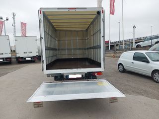 Nissan NT400 Cabstar Trampilla doble rueda 2020