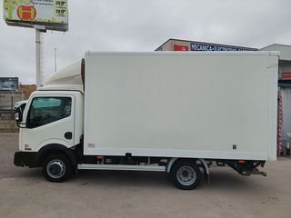Nissan NT400 Cabstar Trampilla doble rueda 2020