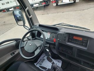Nissan NT400 Cabstar Trampilla doble rueda 2020