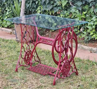 Mesa SINGER cristal base máquina coser