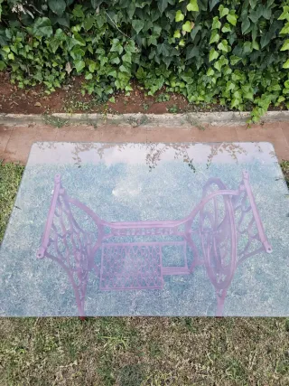 Mesa SINGER cristal base máquina coser