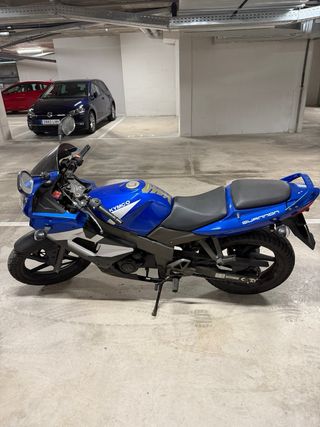 Moto Kymco Quannon 125 Azul