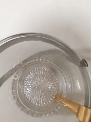 Cubiteras de cristal y metal doradas