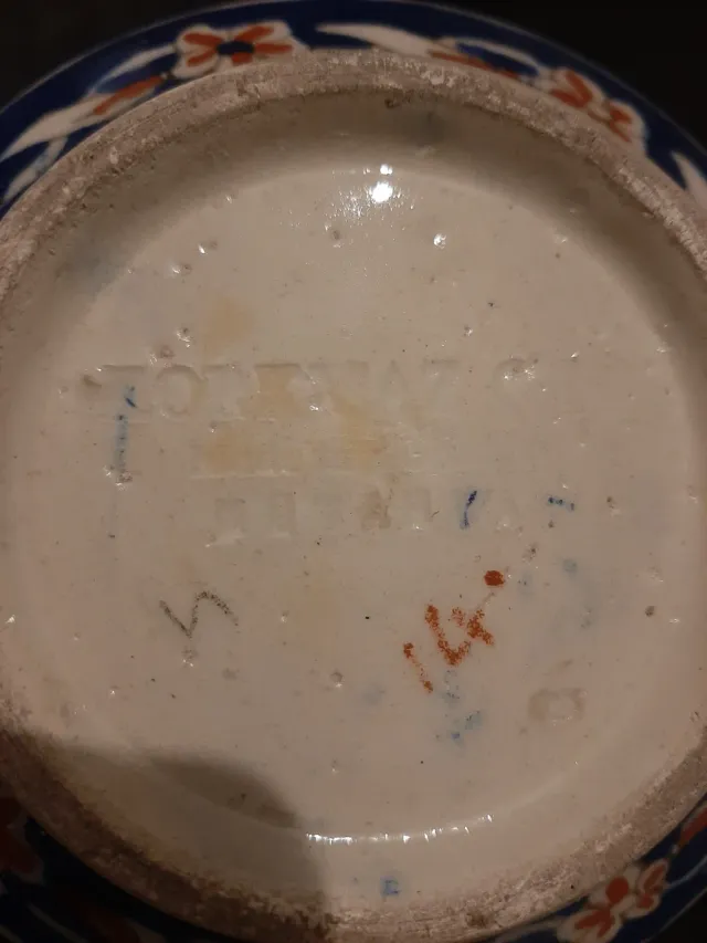 Jarrón antiguo pintado a mano