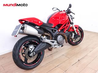 DUCATI MONSTER 696 PLUS
