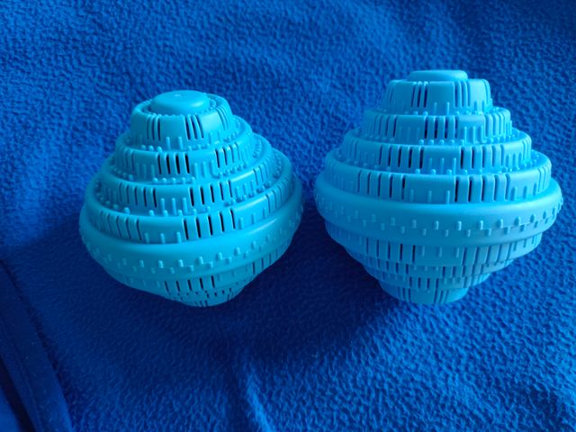 Due sfere per bucato Washzilla per lavaggio eco