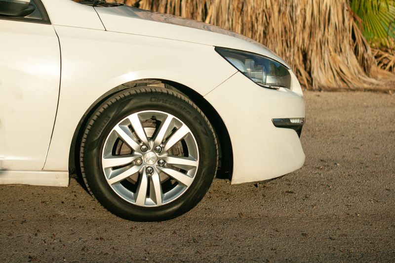 Peugeot 308 1.6 BlueHDi Access 2015, foto 6