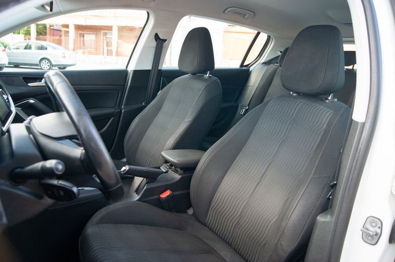Peugeot 308 1.6 BlueHDi Access 2015, foto 15