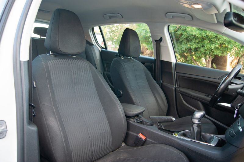 Peugeot 308 1.6 BlueHDi Access 2015, foto 16
