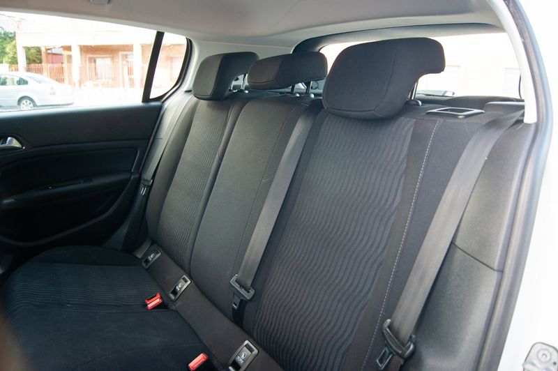 Peugeot 308 1.6 BlueHDi Access 2015, foto 17