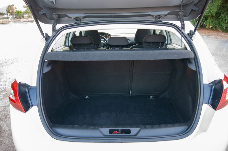 Peugeot 308 1.6 BlueHDi Access 2015, foto 19